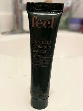 NWT Feel Enzymatic Exfoliating Cleanser SAMPLE SIZE
